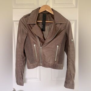 Authentic sheep leather crop jacket